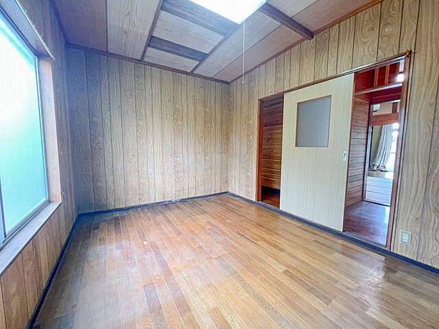 室内 遠田郡涌谷町小里字長根南