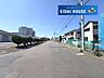 その他：前面道路含む外観