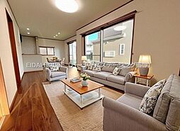 愛子中央2丁目 4LDKのリビング/ダイニング