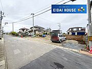 前面道路を含む現地現況外観写真