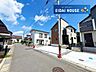 外観：前面道路