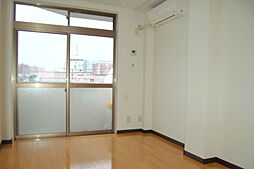 サウザントハウスIII 301 3階1Kのリビング/ダイニング