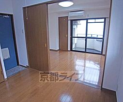 JR山陰本線 丹波口駅 徒歩3分の賃貸アパート 3階1DKのリビング/ダイニング