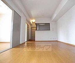 Ｒｅｑｕｉｅ上桂 301 3階3LDKのリビング/ダイニング