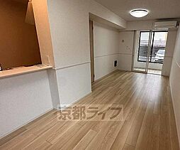 トムズガーデン園部　II 101 1階1LDKのリビング/ダイニング