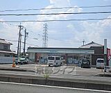 ファミリーマート　桂西滝川町店まで400m 暮らしによりそうコンビニです
