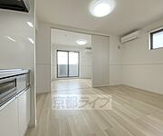 最上階・角部屋・南向きのお部屋です。ワンちゃん・ネコちゃんと一緒に暮らせます。