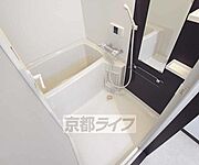 お風呂も少しオシャレにアクセントが入っております
