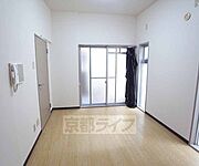 天井が高くて開放感があります