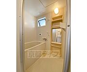 バスルーム別角度です。窓付きです。