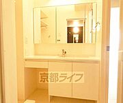 広い洗面台です。