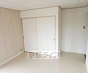 白ベースのお部屋ですね・