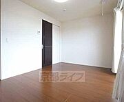 広々とした部屋です。