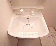 シャンプードレッサ付きの独立洗面台です。
