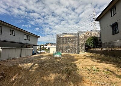 外観：東急田園都市線「江田」駅まで、徒歩10分です！　土地191．61平米の整形地！　建築条件無し売地です♪