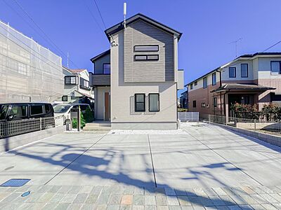 外観：「宮前区野川本町1丁目」2024年3月築の2階建て！　カースペース並列3台です♪