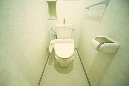 温水洗浄機能付きのトイレで、いつも快適に♪