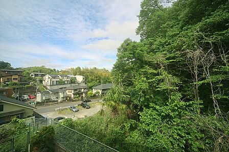 東南向きで、陽当り風通しが良好となっております♪