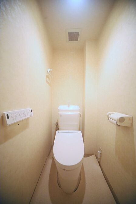 温水洗浄機能付きトイレで、いつも快適にお使いいただけます♪