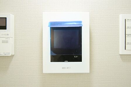 来訪者の確認ができる、モニターホンです。