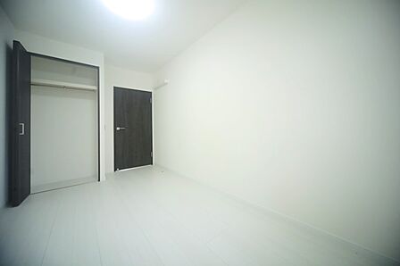 クローゼット付きの洋室は、主寝室にいかがでしょうか♪