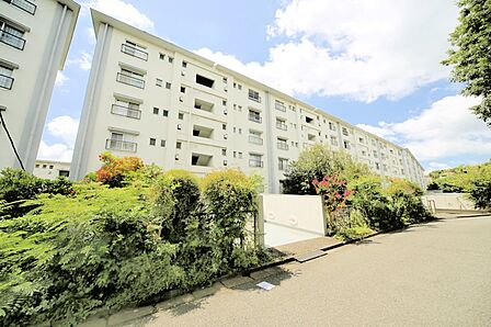 小田急線「柿生」駅まで、徒歩18分の立地です♪