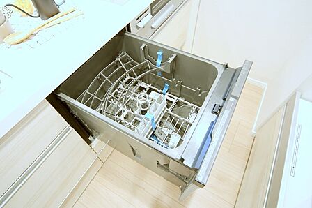 食器洗い乾燥機付きで、洗い物の時間をご家族のお時間に。