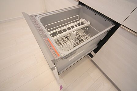食器洗い乾燥機付きで、洗い物の時間をご家族のお時間に。