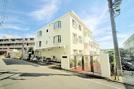 マンションの周辺は、閑静な住環境となっております♪