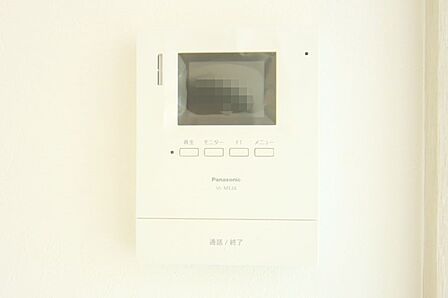 来訪者の確認ができる、モニターホンです。