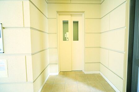 エレベータがございますので、お部屋への移動が安心ですね。