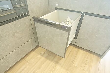 食器洗い乾燥機付きで、洗い物の時間をご家族のお時間に。