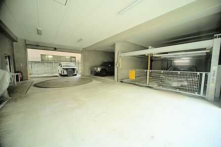 駐車場月額21000円より(空き状況はお問合せ下さいませ。)