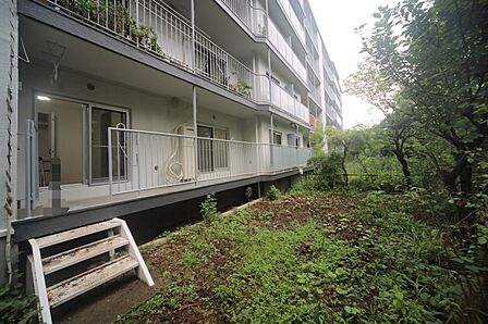 1階部分ですので、広々とした専用庭がございます♪