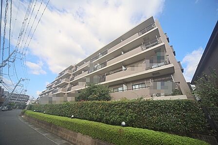 JR南武線「久地」駅まで、徒歩11分でございます♪