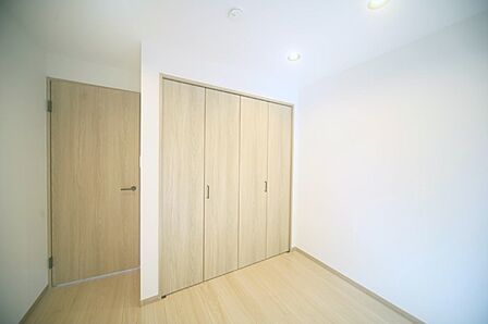 クロゼット付きで、お洋服が整理できますね♪