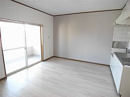 JR青梅線 小作駅 バス6分 今寺下車 徒歩5分の賃貸アパート 2階2DKのリビング/ダイニング