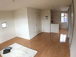 三井ヴィラ 201 2階2LDKのリビング/ダイニング