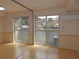 アクシス 202 2階2LDKのリビング/ダイニング