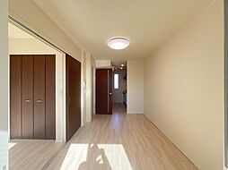 Glee Village 205 2階1LDKのリビング/ダイニング