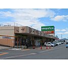 スーパー「ユアーズバリュー仁井令店まで500m」