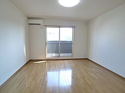 エル・ドラドII 103 1階1Kのリビング/ダイニング