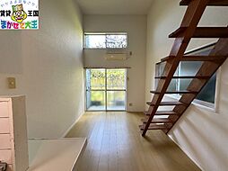 ローザロッサ中小島 1階ワンルームのリビング/ダイニング