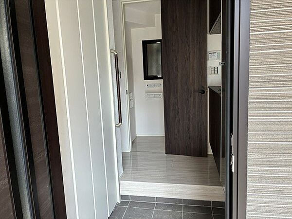 玄関を拡大表示