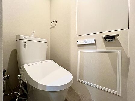 ゆったりと落ち着ける、プライベートな空間。 温水洗浄便座付きで、一年中快適にご利用いただけます