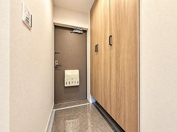 玄関を拡大表示