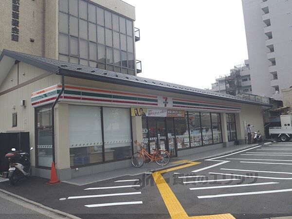 画像21:セブンイレブン　西大路花屋町店まで200メートル