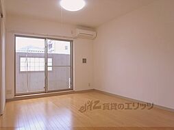 JR山陰本線 花園駅 徒歩10分の賃貸マンション 1階1LDKのリビング/ダイニング