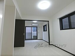 京都市営烏丸線 今出川駅 徒歩12分の賃貸マンション 4階1LDKのリビング/ダイニング