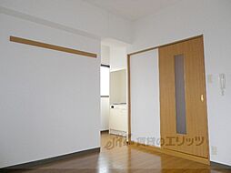 JR山陰本線 二条駅 徒歩10分の賃貸マンション 4階1Kのリビング/ダイニング